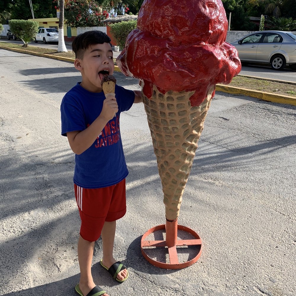 Puerto Morelos - Yummy ice cream stop - Beaches Near Me - Benito Juárez, ROO Puerto Morelos - Yummy ice cream stop - Beaches Near Me - Benito Juárez, ROO