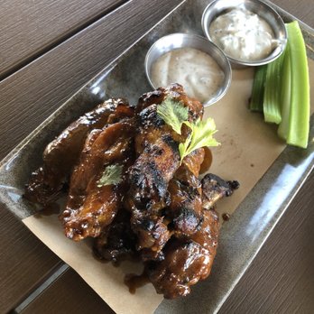 101 Craft Kitchen - Smoked and Grilled Chicken Wings!!! - Gastropubs Near Me - Fishers, Indiana