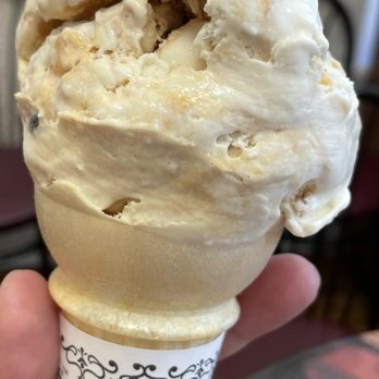 Kilwins Ice Cream - Chocolate - Fudge - Pecan Praline - Ice Cream & Frozen Yogurt Near Me - The Villages, Florida