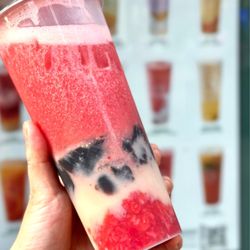 Jooy Tea Shoppe - Strawberry yakult with grass jelly