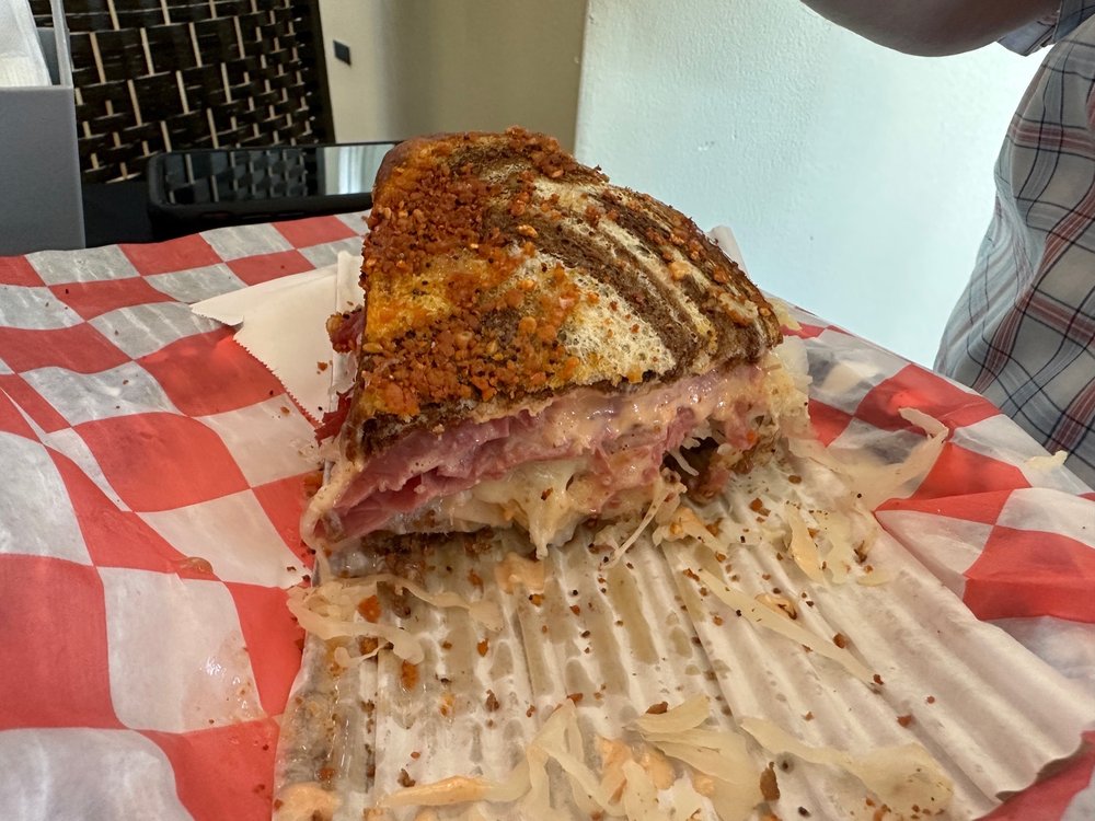 NEW LEAF DELICATESSEN Updated September 2024 10 Photos 660