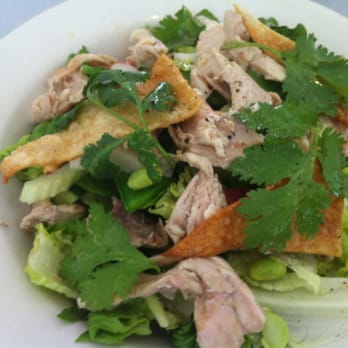 Cafe Julia - Chinese chicken salad - Cafes Near Me - Honolulu, Hawaii