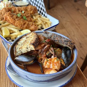 Tony's Seafood Restaurant - Seafood Near Me - Marshall, California
