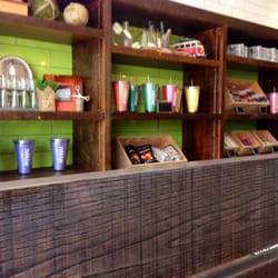 Nekter Juice Bar - Decorative in a fun way