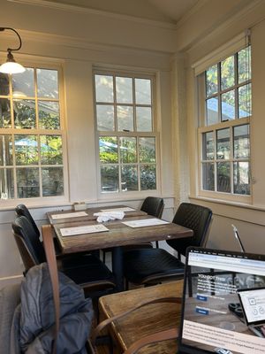 Oakhurst Café by null