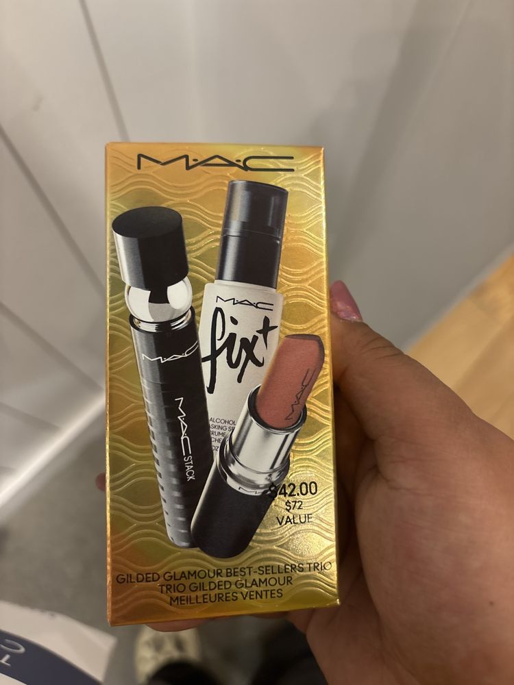 The Cosmetics Company Store Logo