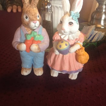 Walker Mansion Inn - Cute Easter decoration - Bed & Breakfast Near Me - Westwood, California Walker Mansion Inn - Cute Easter decoration - Bed & Breakfast Near Me - Westwood, California