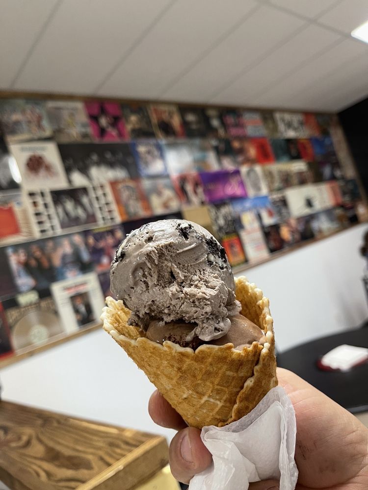 UPTOWN CREAMERY Updated September 2024 49 Photos & 26 Reviews 14522 7th St, Dade City