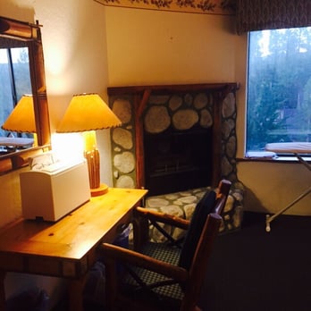 Holiday Inn The Lodge at Big Bear Lake - All ready to sew in the rain! Love this weather! - Big Bear, CA