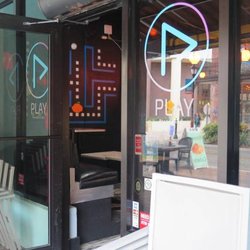 PLAY Arcade & Bar