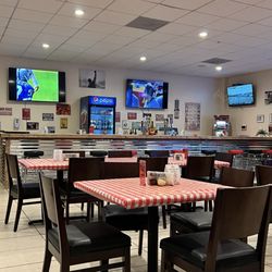 Capo's Pizzeria Huebner