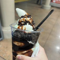 Costco Food Court - mint & vanilla swirl sundae