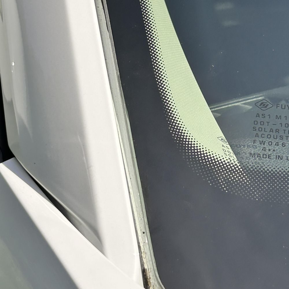 Safelite AutoGlass - Big Gap and clear glass edge suppose to be black also you can see the bonding material. Passenger side lower - Windshield Installation & Repair Near Me - Columbus, Ohio Safelite AutoGlass - Big Gap and clear glass edge suppose to be black also you can see the bonding material. Passenger side lower - Windshield Installation & Repair Near Me - Columbus, Ohio