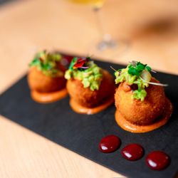 LV Mar Tapas & Cocktails
