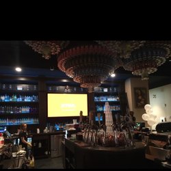 Rock Creek Tap and Grill - Bar atmosphere (Mona Lisa holding her dog!).