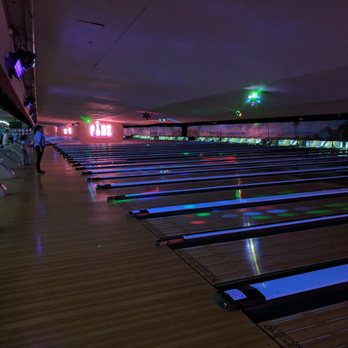 Pinz Bowling Kitchen + Bar - Bowling Near Me - Studio City, California Pinz Bowling Kitchen + Bar - Bowling Near Me - Studio City, California