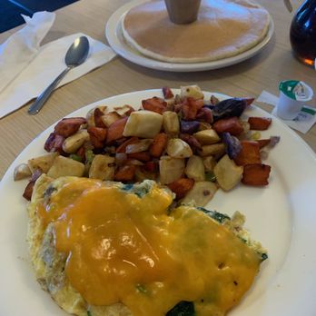 Red Rock Cafe - Spinach, ham and cheese omelette with home fries and pancake - Breakfast & Brunch Near Me - Sedona, Arizona Red Rock Cafe - Spinach, ham and cheese omelette with home fries and pancake - Breakfast & Brunch Near Me - Sedona, Arizona