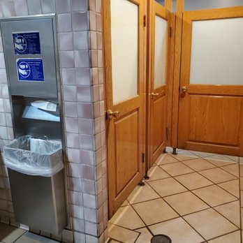 Mimi's Cafe - Ladies bathroom - Breakfast & Brunch Near Me - Fairfield, California Mimi's Cafe - Ladies bathroom - Breakfast & Brunch Near Me - Fairfield, California