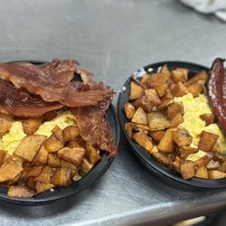 Maxine's On Saint James - Maxine's Breakfast bowls