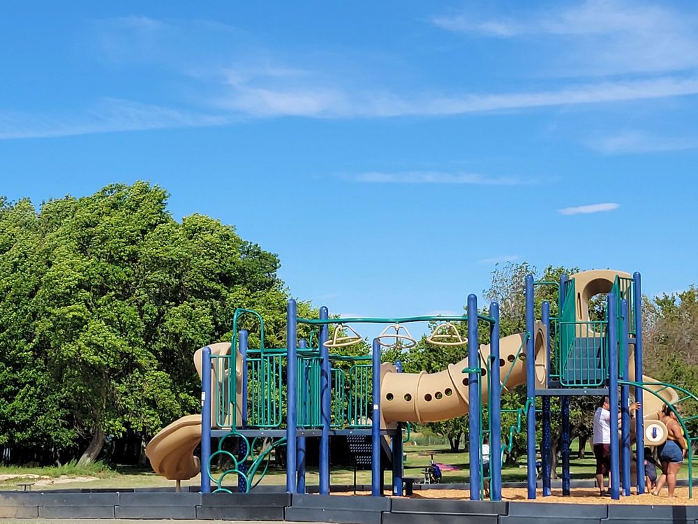 RIVERFRONT PARK Updated September 2024 Riverfront Park Rd, The