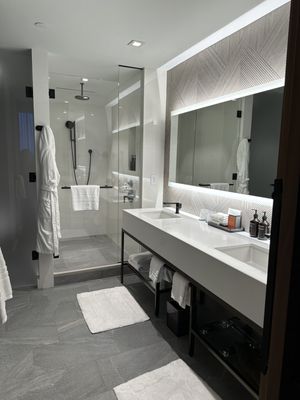 Four Seasons Hotel Nashville by null