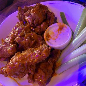 Yard House - Buffalo wings - New American Near Me - Wayne, New Jersey
