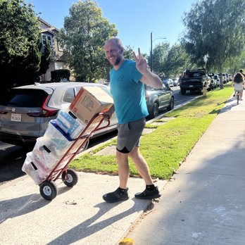 SOS Moving - Edgar had this smile, along with Tommy and Abu all day long. - Movers Near Me - Los Angeles, California SOS Moving - Edgar had this smile, along with Tommy and Abu all day long. - Movers Near Me - Los Angeles, California