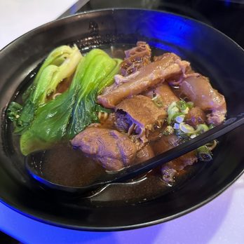Hi House - Beef noodle soup with beef tendon and tripe - Chinese Near Me - Irvine, California Hi House - Beef noodle soup with beef tendon and tripe - Chinese Near Me - Irvine, California