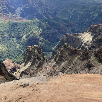 Waimea Canyon Lookout - Hiking Near Me