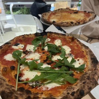Harry's Pizzeria - Margarita pizza - Pizza Near Me - Miami Beach, Florida Harry's Pizzeria - Margarita pizza - Pizza Near Me - Miami Beach, Florida