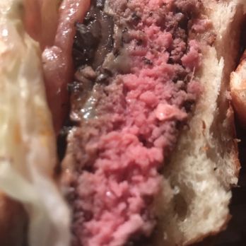 Fuddruckers - Cold, raw meat (ordered medium) - American Near Me - Miami, Florida