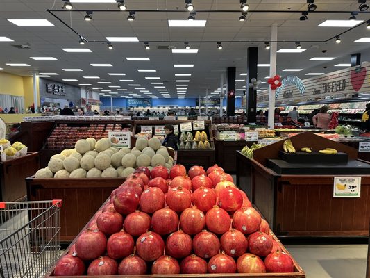 Saraga International Grocery by null