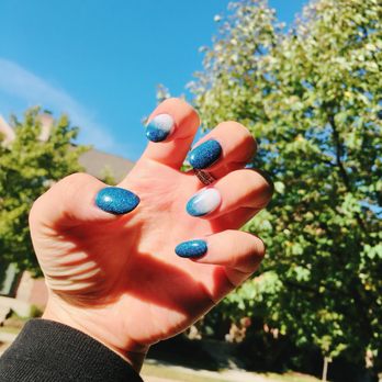 La Vie Nails - Nail Salons Near Me - Northbrook, Illinois