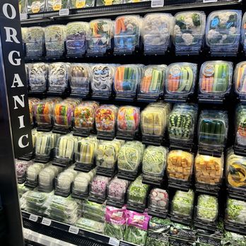 Erewhon - Organic Vegetables - Grocery Near Me - Los Angeles, California