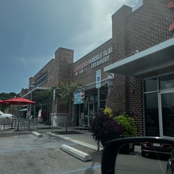 Marble Slab Creamery - Outside