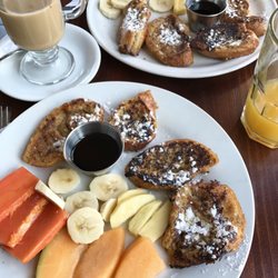 La Media Naranja - Delicious! French toast, fresh orange juice, cappuccino!