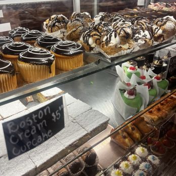 Modern Pastry Shop - Bakeries Near Me - Boston, Massachusetts