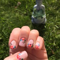 The Perfect 10 nail salon