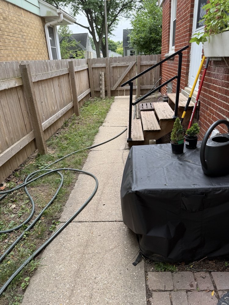 Vargas Tree Service - tree service in Milwaukee, WI