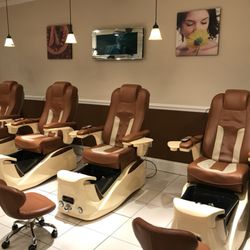 Clemson Nails - Spa chair area!