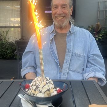 foothill - Amazing hot fudge sundae! - New American Near Me - Pasadena, California