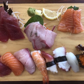 Ginza Sushi - 9 Piece sushi sashimi deluxe - Sushi Bars Near Me - Honolulu, Hawaii Ginza Sushi - 9 Piece sushi sashimi deluxe - Sushi Bars Near Me - Honolulu, Hawaii