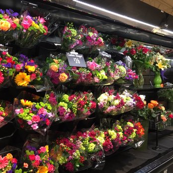 Pick 'n Save - flower display in a grocery store - Grocery Near Me - Sun Prairie, Wisconsin Pick 'n Save - flower display in a grocery store - Grocery Near Me - Sun Prairie, Wisconsin