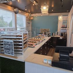Fritters & Friends - Inside shop