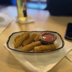1804 Pizza Bar and Lounge - Mozzarella sticks