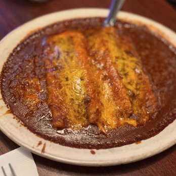 La Cucaracha Restaurante - Mexican Near Me - Saint Paul, Minnesota La Cucaracha Restaurante - Mexican Near Me - Saint Paul, Minnesota