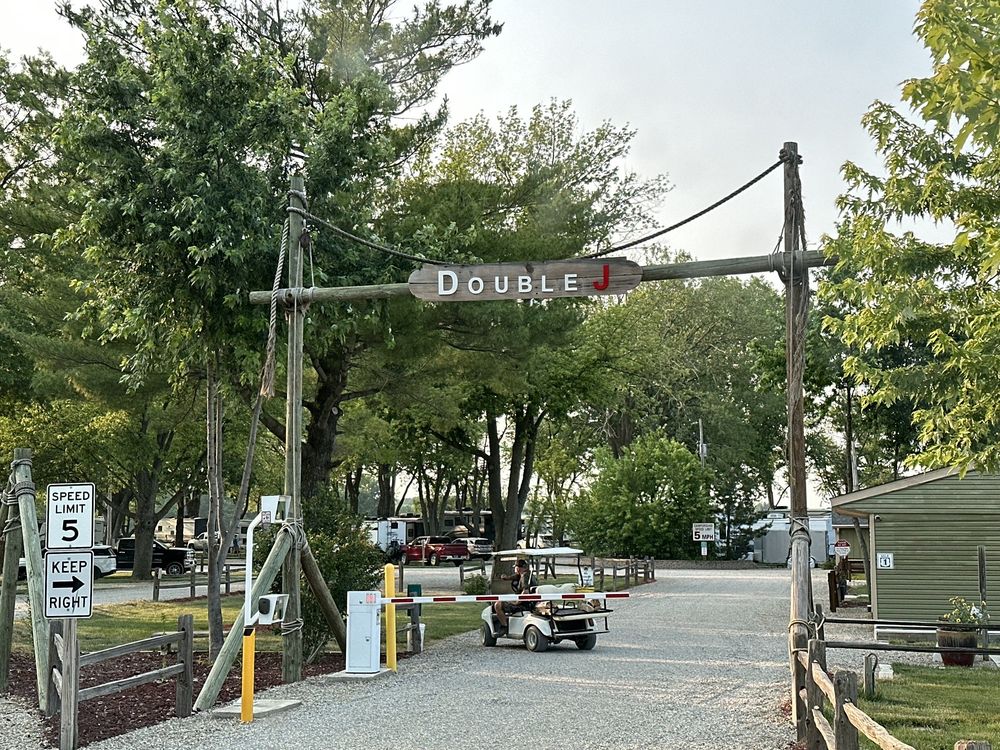 Double J Campground - wedding in Chatham, IL