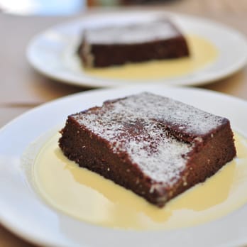 Chez Lazare - Plat Du Jour: Chocolat Cake - French Near Me - Versailles, 78