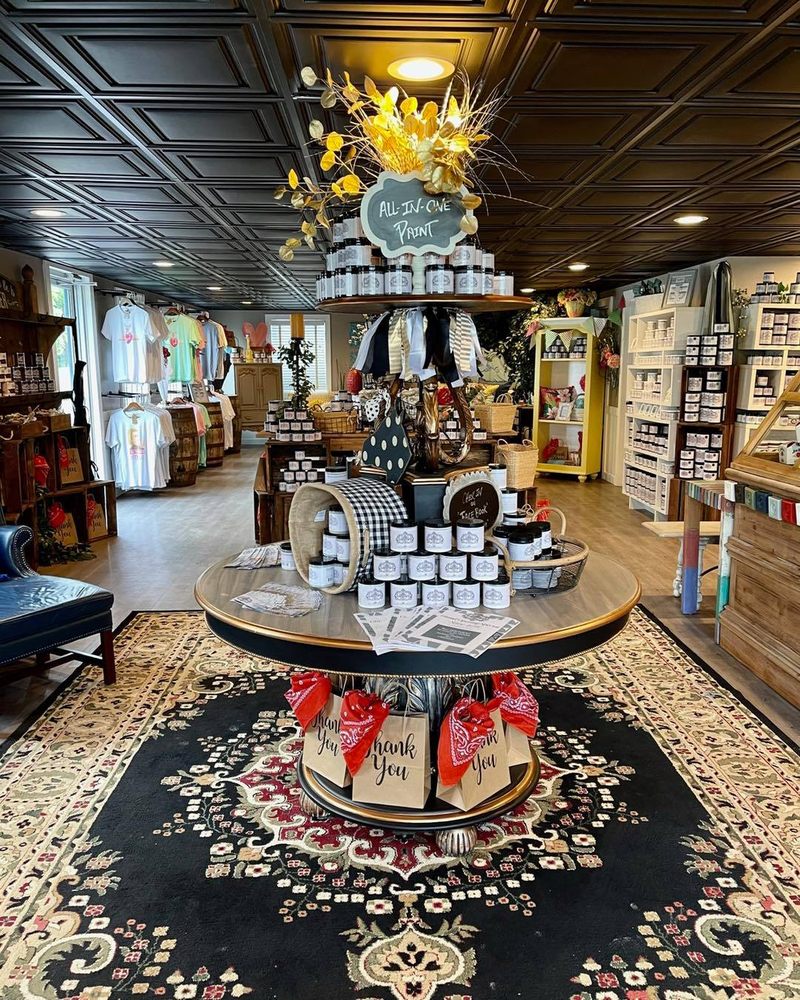 HEIRLOOM TRADITIONS PAINT Updated September 2024 35 Progressive Dr