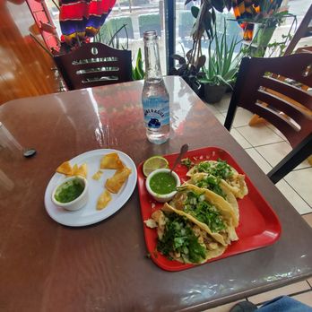 Antojitos Mexicanos - Mexican Near Me - Roselle, New Jersey